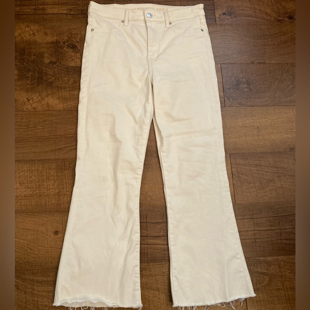 American Eagle Super High Rise Flare Jeans Ivory Cream Raw Hem Women’s 8